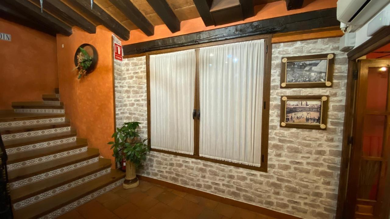 Hostal Chinchon Exterior photo