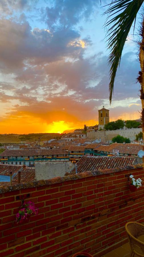 Hostal Chinchon Exterior photo