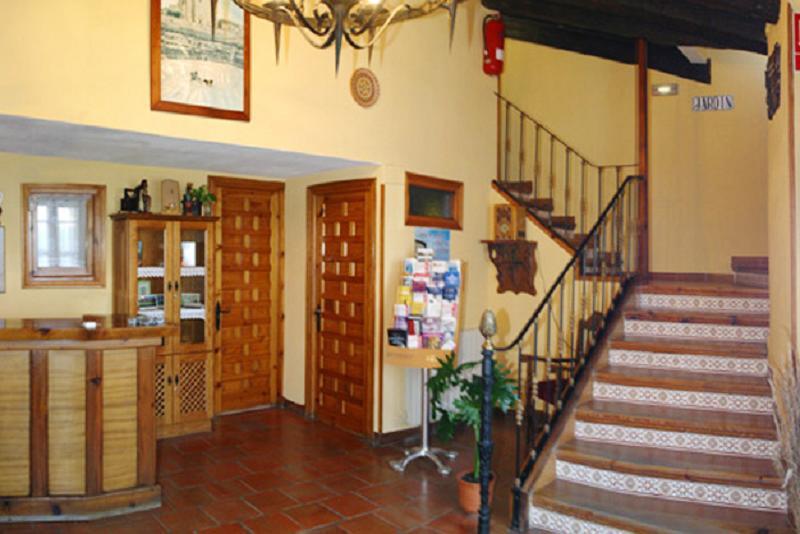 Hostal Chinchon Exterior photo